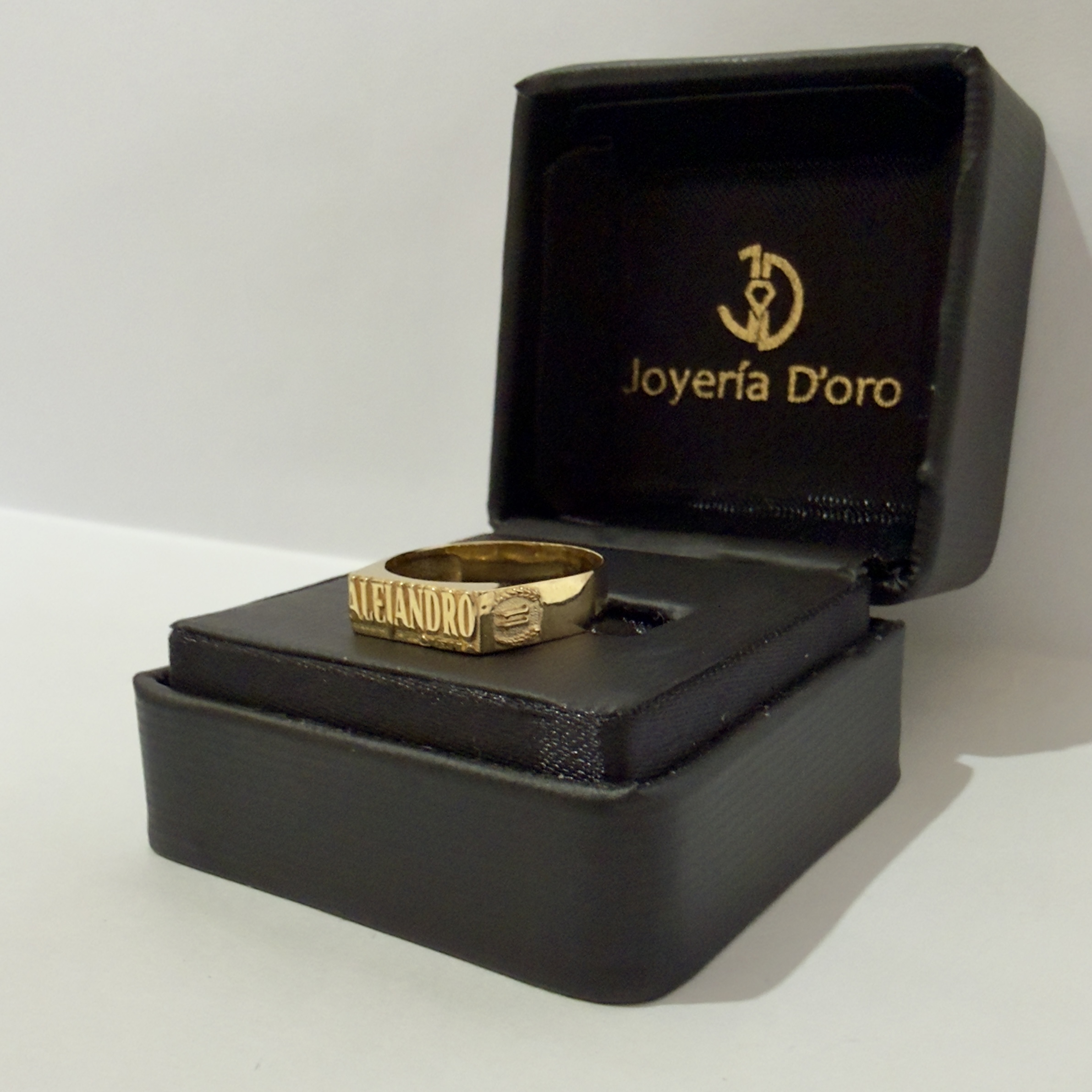 FABRICACION BAJO PEDIDO ANILLO TIPO SELLO / T. 7.5 / 3.1GR / ORO AMARILLO 18K - miniatura 2
