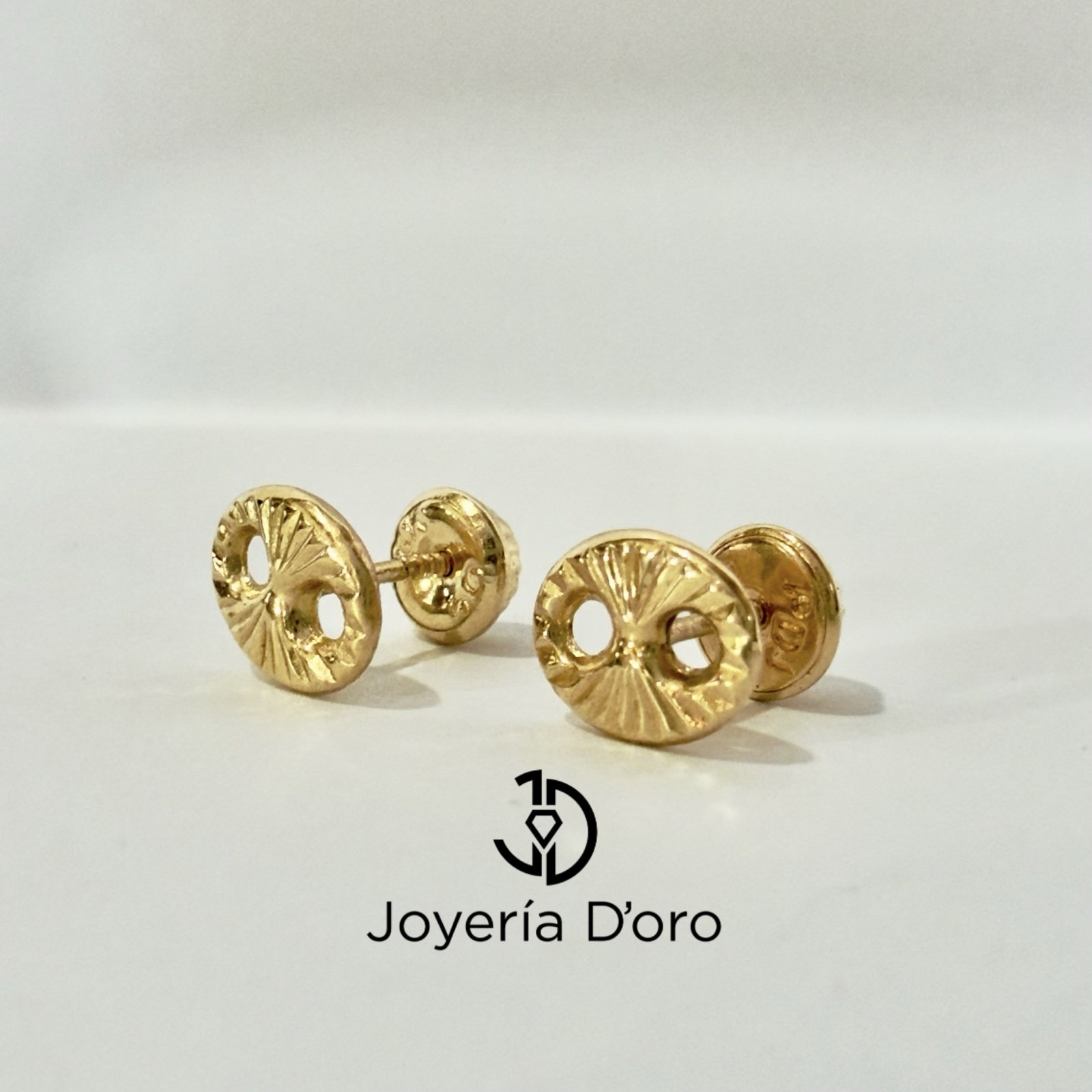TOPO GUCCI DIAMANTADO / 0.7GR / ORO AMARILLO 18K - miniatura 2