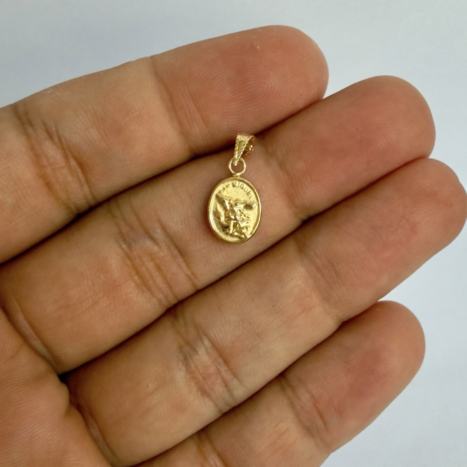 DIJE ARCANGEL SAN MIGUEL / 0.5GR / ORO AMARILLO 18K - miniatura 2