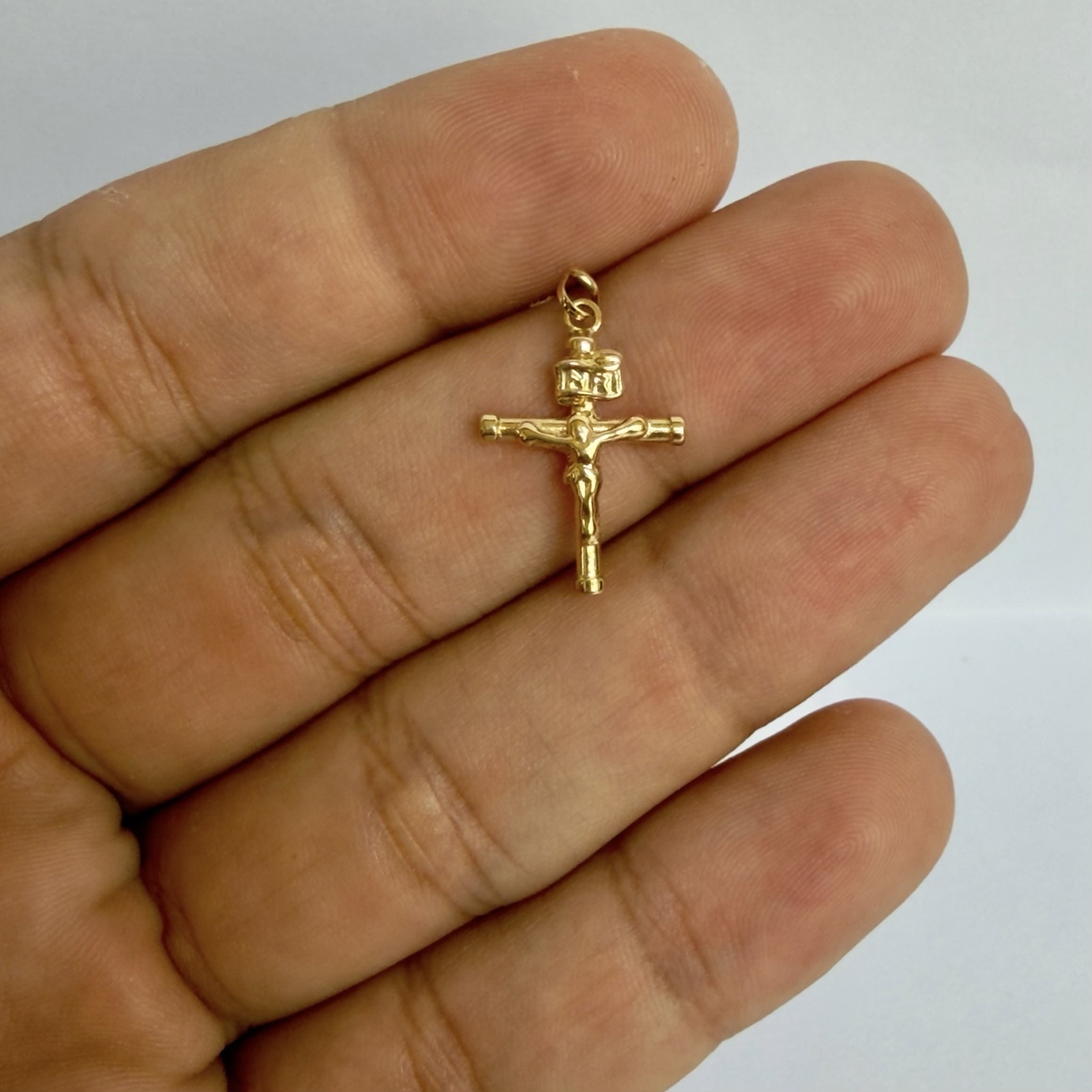DIJE CRUZ / 0.64GR / ORO AMARILLO 18K - miniatura 2