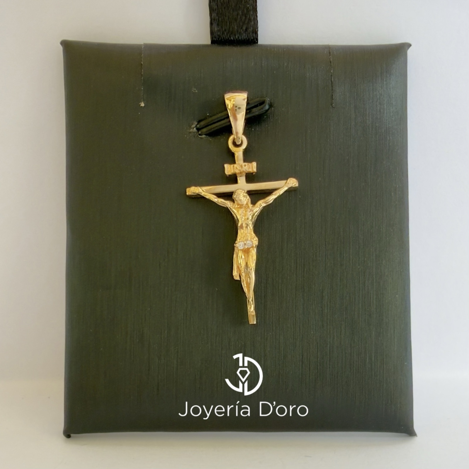 DIJE CRUZ CON CRISTO / 2.4GR / ORO AMARILLO 18K - imagen 1