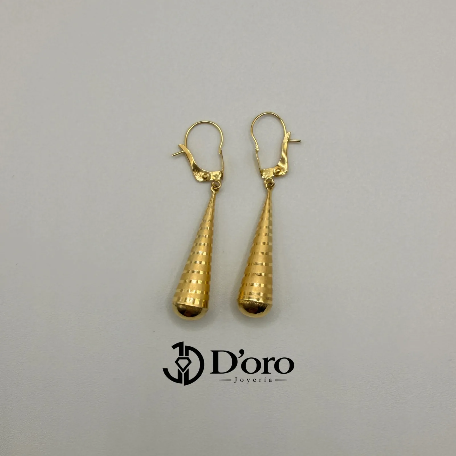 ARETE COLGANTE / 1.12GR / ORO AMARILLO 18K