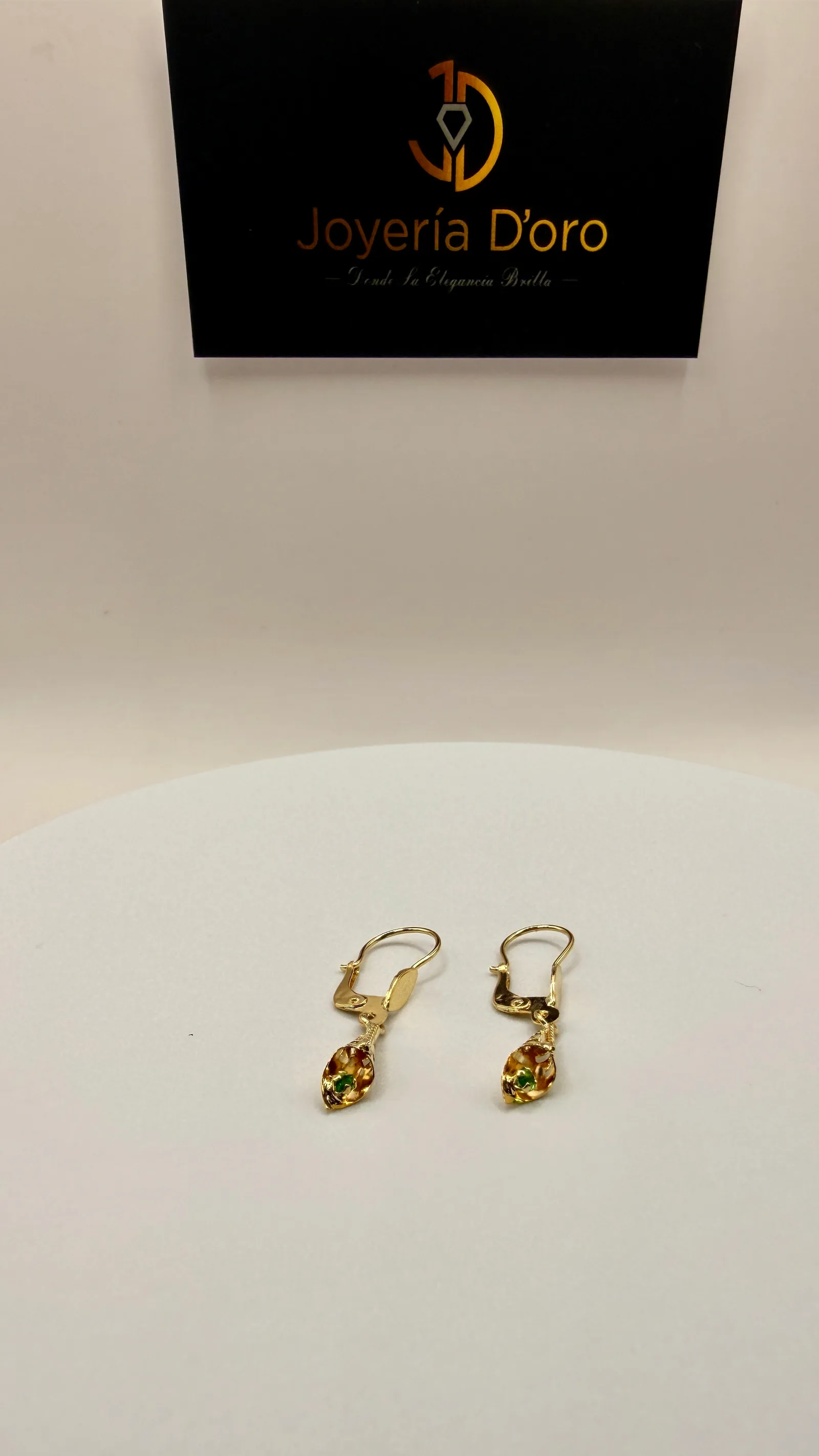 ARETE COLGANTE CON PIEDRA VERDE / 1.18GR / ORO AMARILLO 18K - miniatura 3