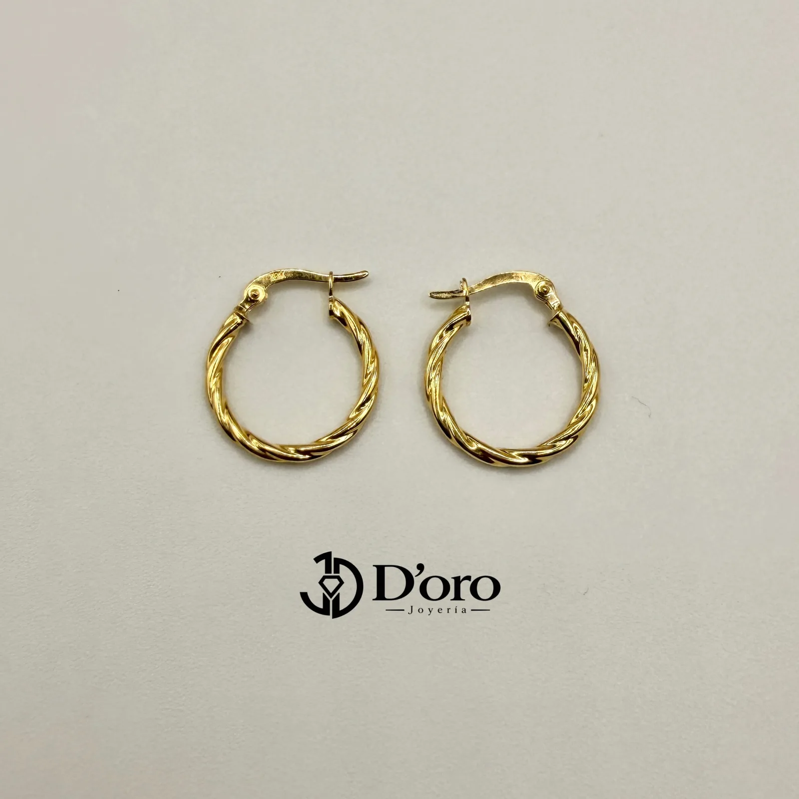 ARETE CONDONGA EN ESPIRAL / 1.11GR / ORO AMARILLO 18K