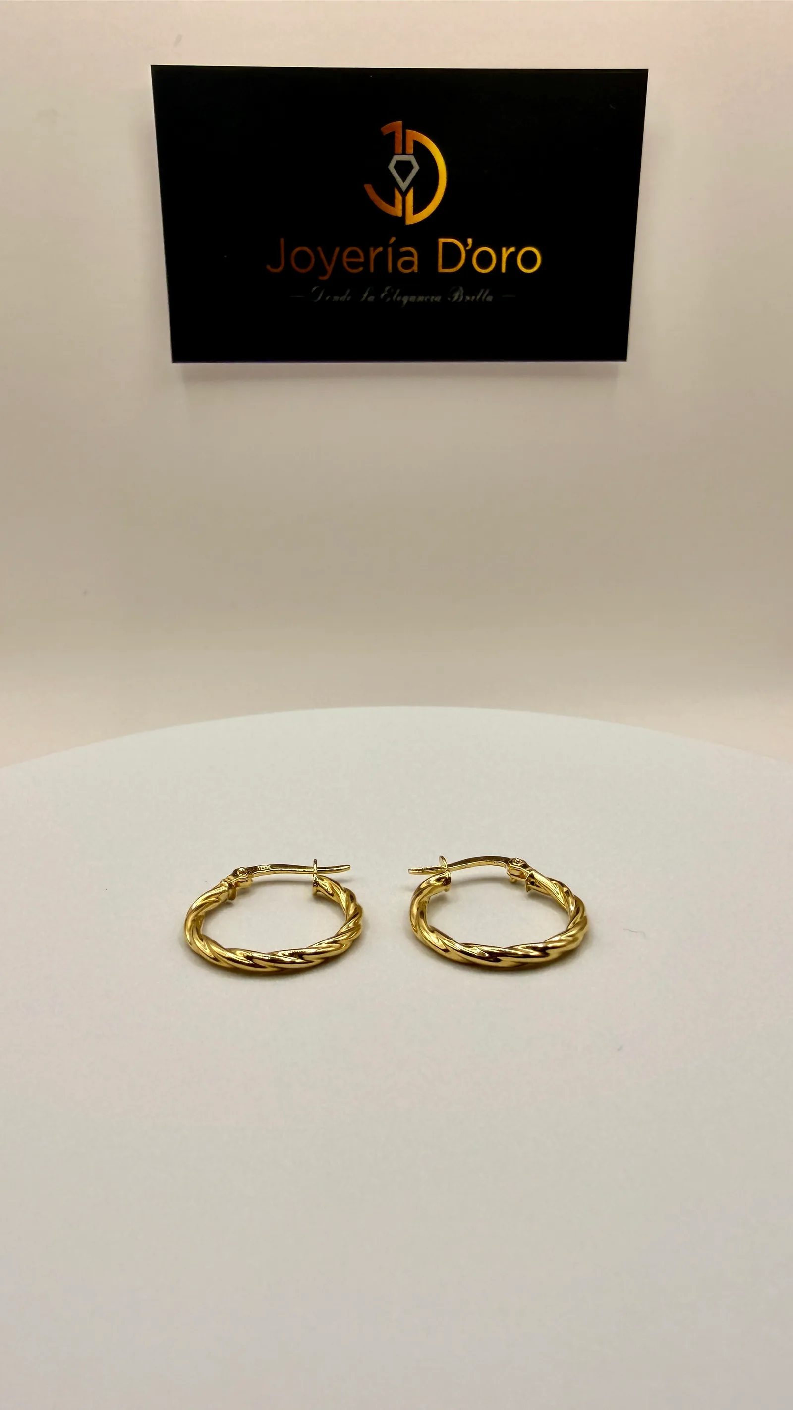 ARETE CONDONGA EN ESPIRAL / 1.11GR / ORO AMARILLO 18K - miniatura 3